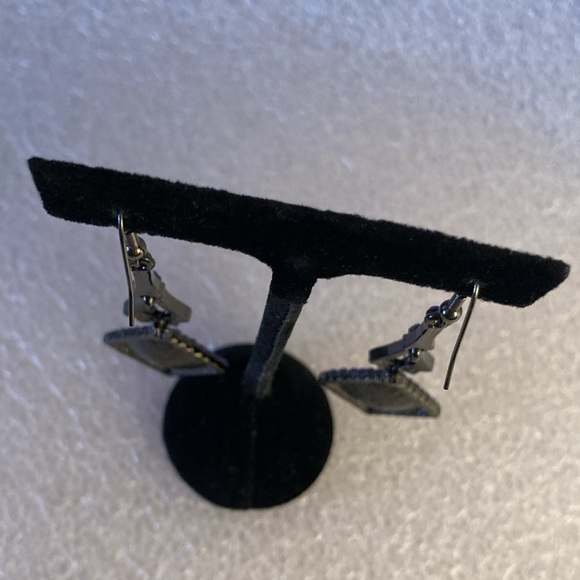 NWOT - Melanie Lyne Midnight Blue Crystal French Hook Dangle Earrings - Picture 8 of 10